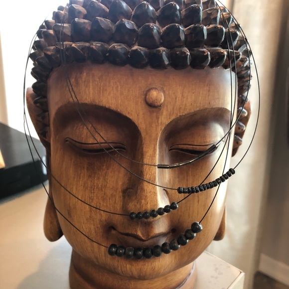 Black and white wooden and various beads necklace - Picture 2 of 4